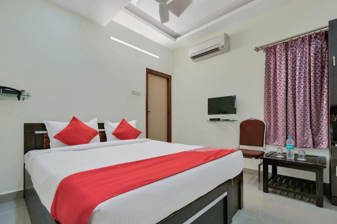 Collection O Gravity Hotel Hyderabad Esterno foto